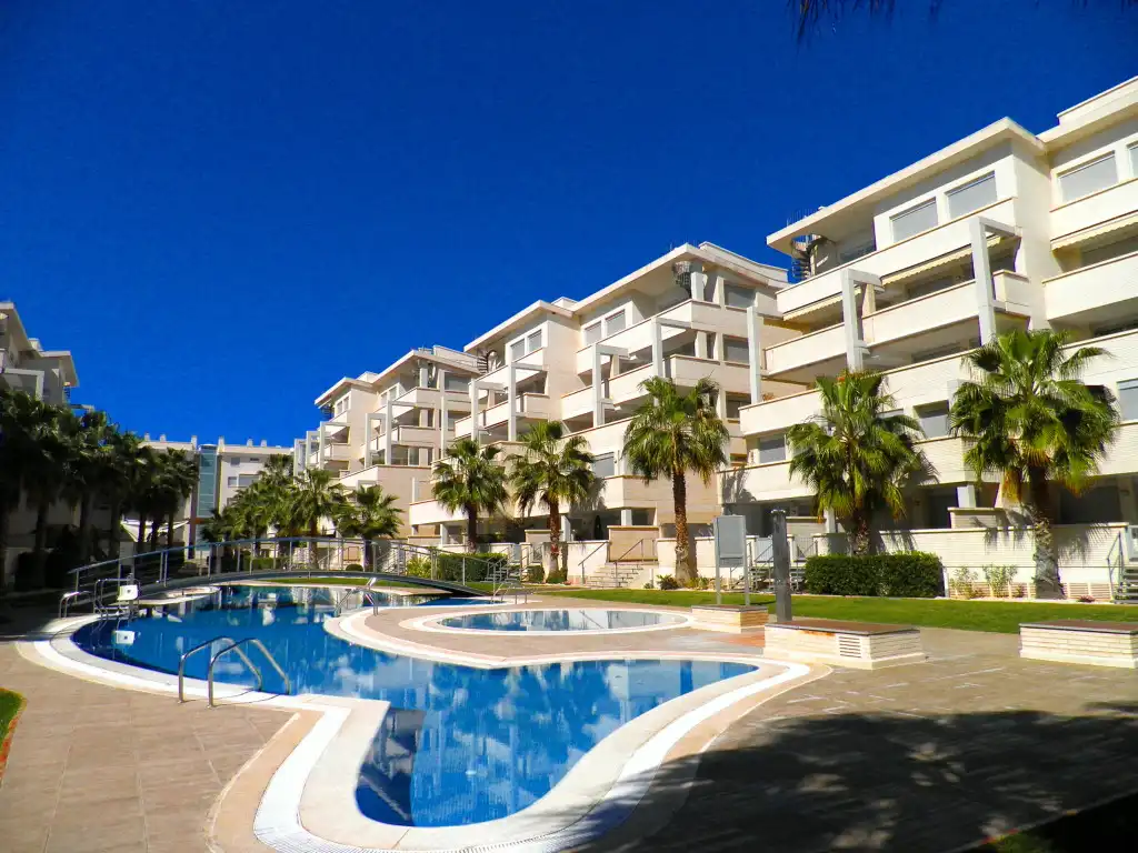 Apartament amb piscina de lloguer a Carrer del Llavador 5A
