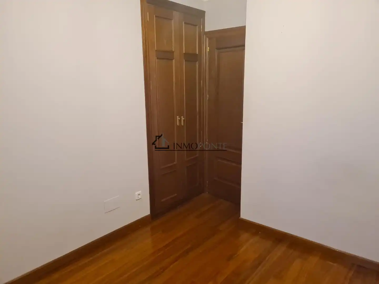 Bedroom of Apartments for rent in Pontevedra Capital   with Heating, Storage room and Furnished
