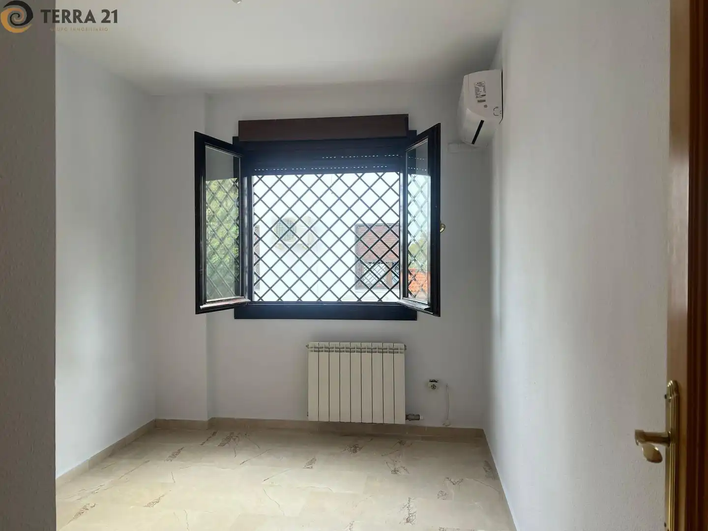 Habitación de Casa o chalet en venta en Jaén con Aire acondicionado, Calefacción y Jardín privado