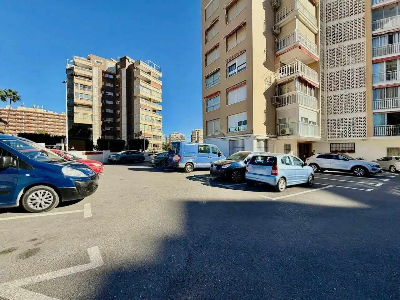 Aparcament de Apartament en venda en Benidorm amb Terrassa i Piscina comunitària