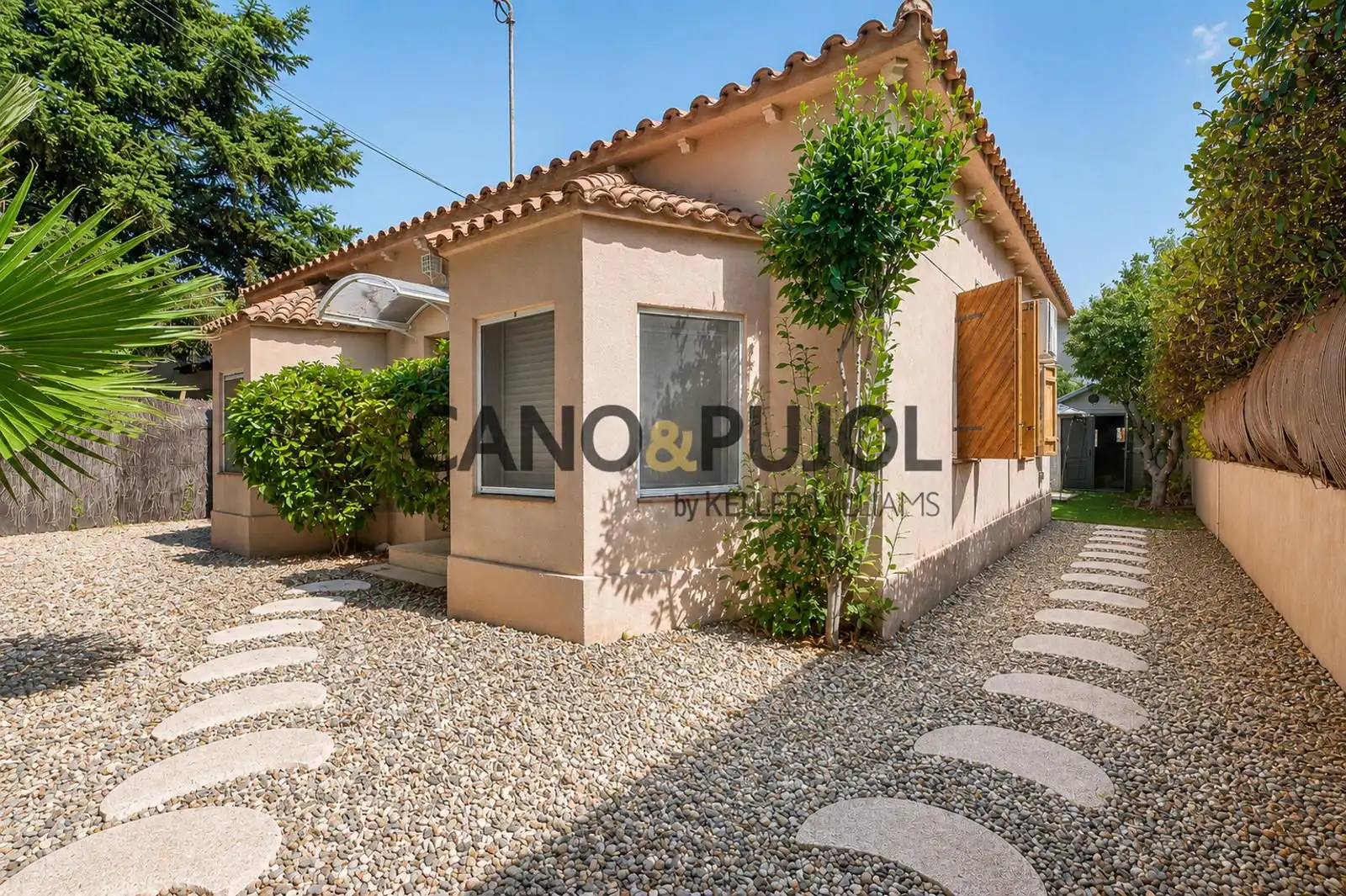 Casa con piscina en venta en D'andalusia