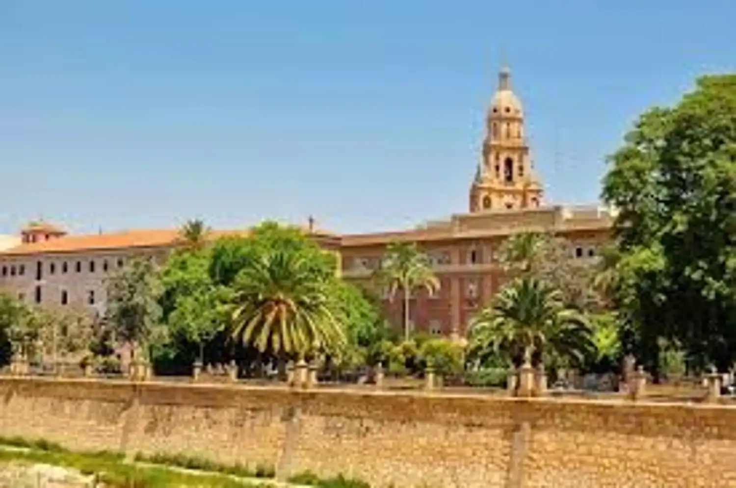 Vista exterior de Edifici en venda en Murcia