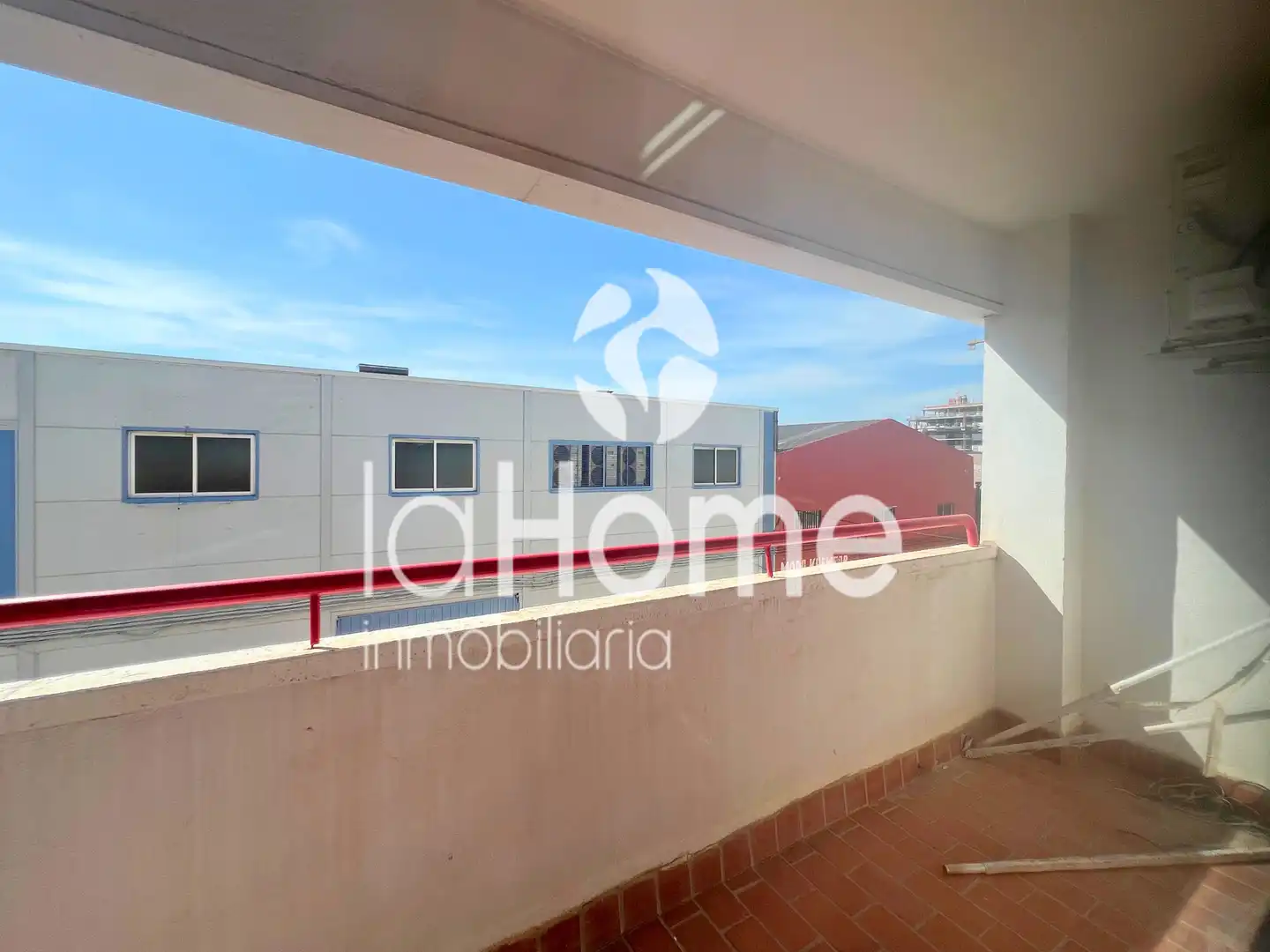 Vista exterior de Nave industrial en venta en Manises