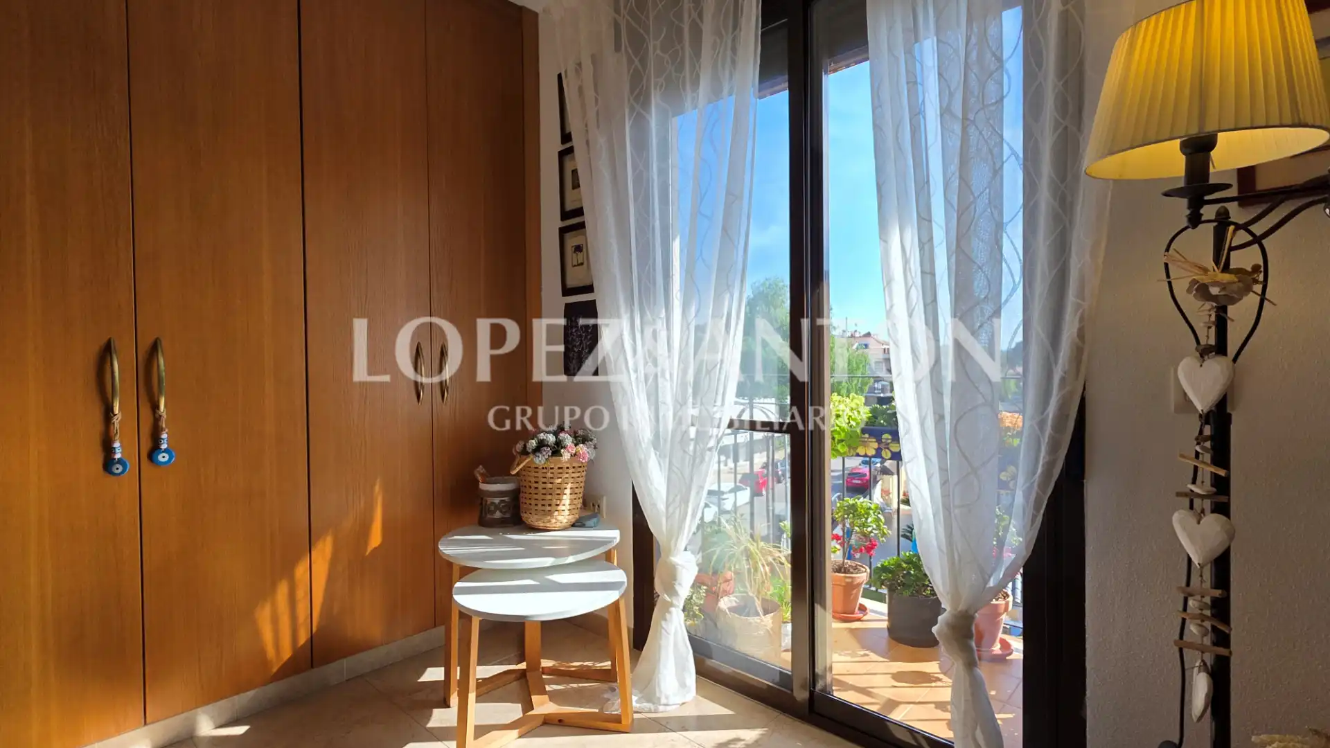Exterior view of Flat for sale in L'Eliana  with Air Conditioner, Oven and Balcony