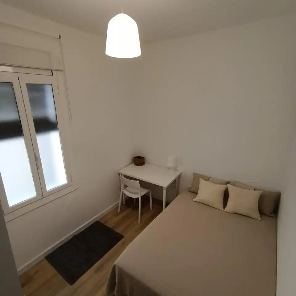 Habitación de Piso en venta en Barcelona con Parquet, Trastero y Amueblado