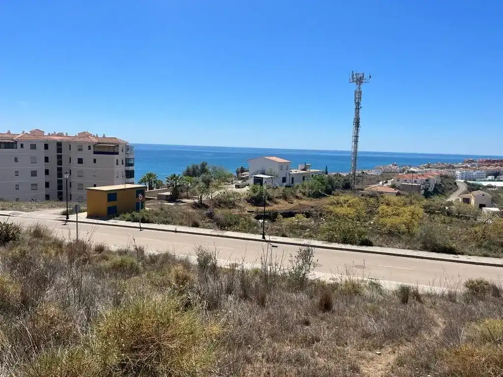 Terreno residenziale in vendita a CALLE EL PEÑONCILLO PARCELA R.13.2 `1, Urb. Las violetas UE-16 PAREC R.13