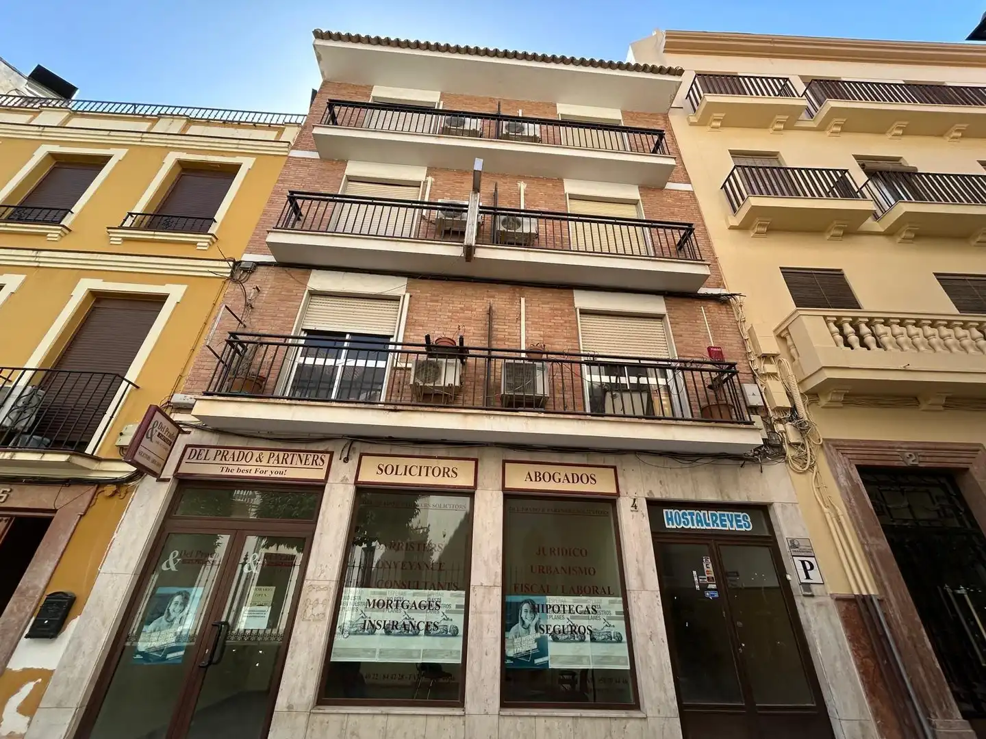 Vista exterior de Edificio en venta en Antequera