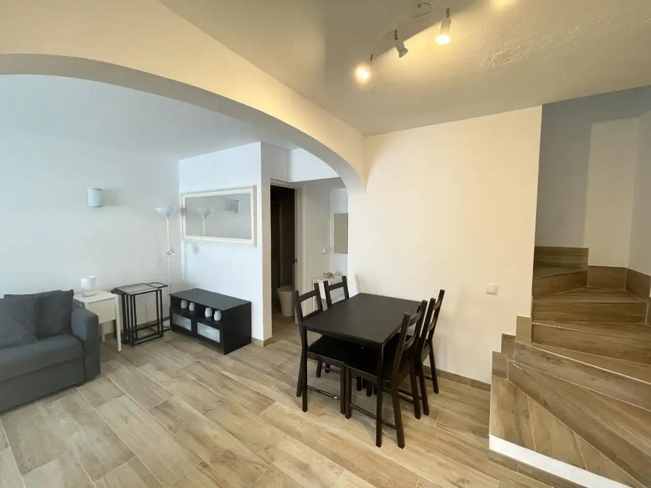 Esszimmer von Maisonette zum Verkauf in San Bartolomé de Tirajana mit Klimaanlage, Privatgarten und Parkett