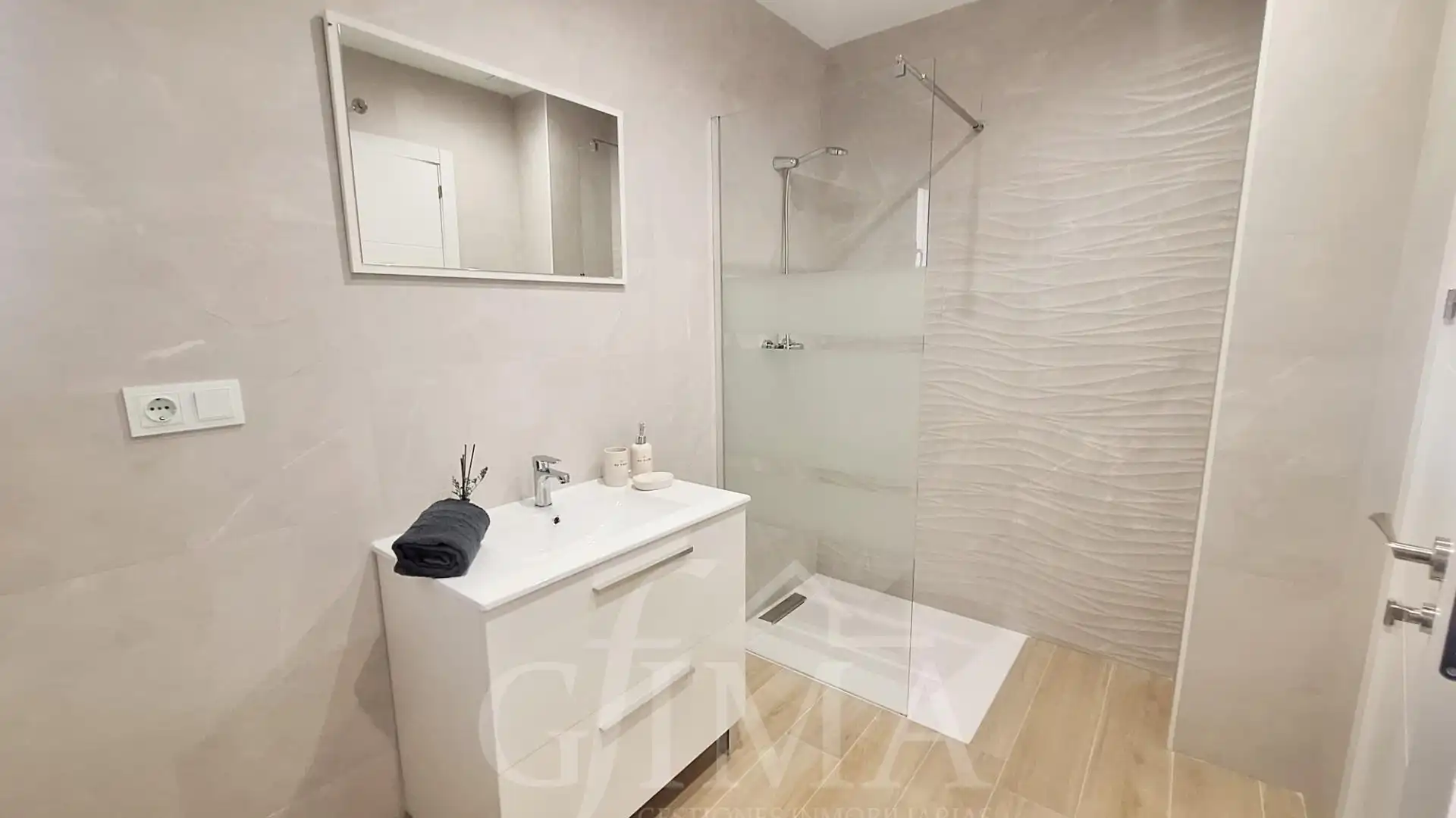 Bathroom of Detached homes for sale in Tomelloso  with Air Conditioner, Heating and Terrace