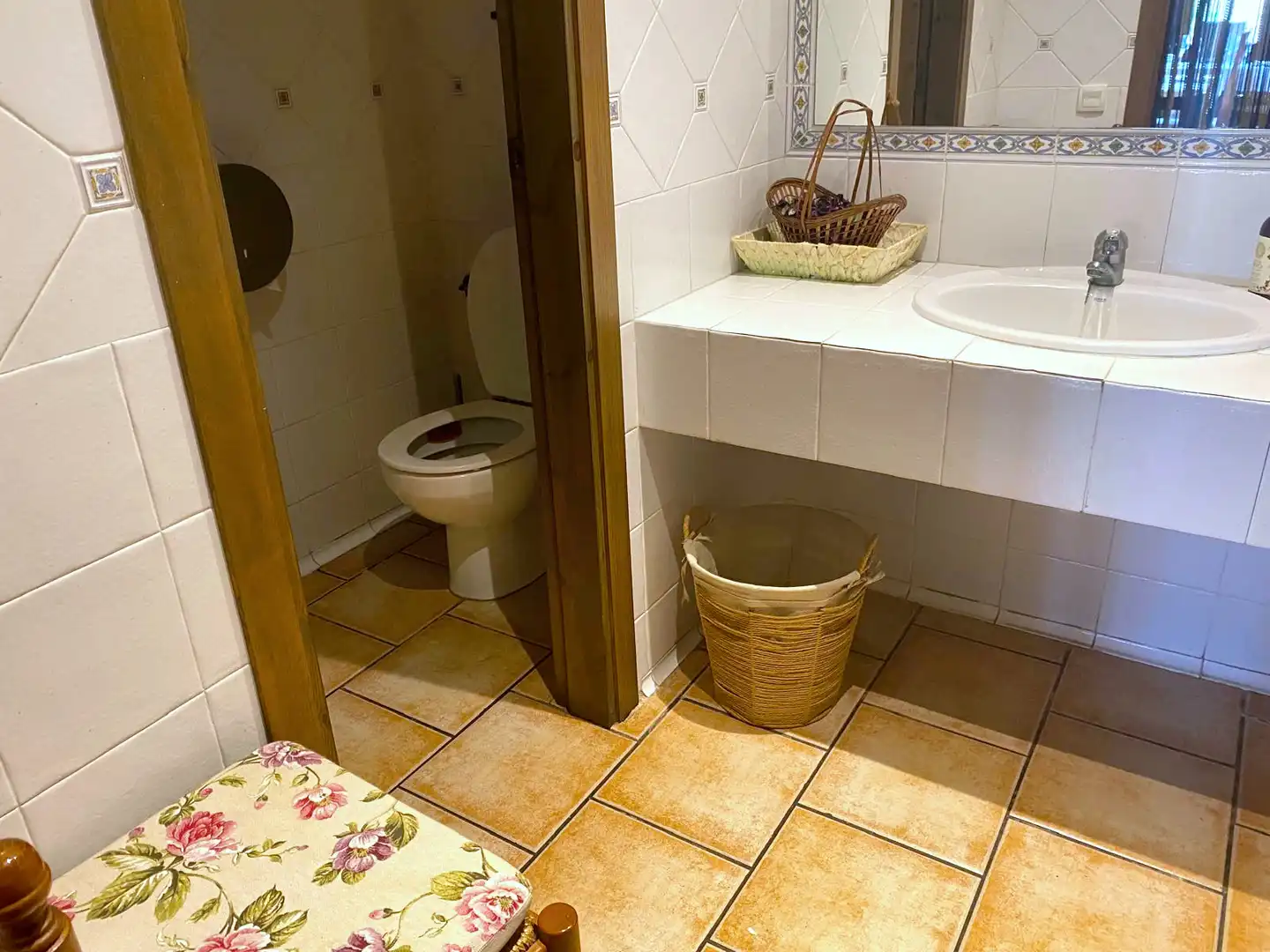 Bathroom of Commercial properties for sale in Botarell  with Air Conditioner, Heating and Terrace