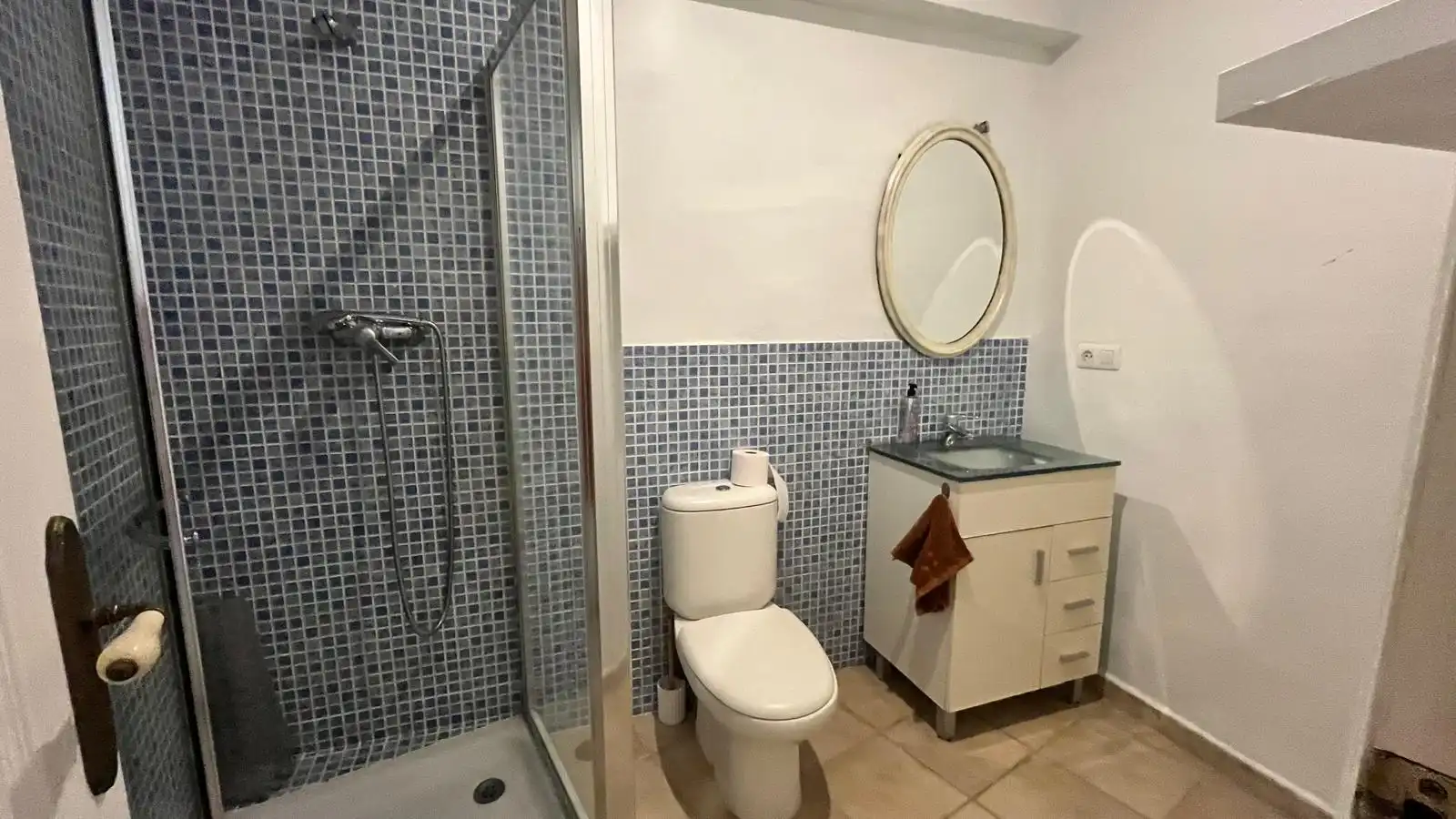 Bany de Pis en venda en Trujillo amb Aire condicionat