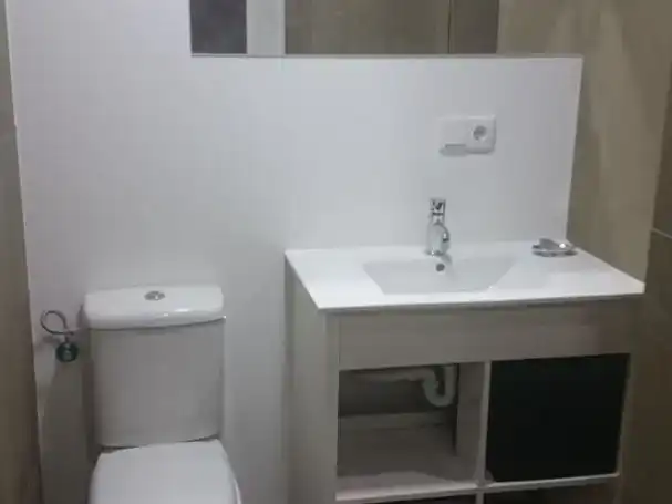 Bany de Loft de lloguer en A Coruña Capital  amb Parquet i Moblat