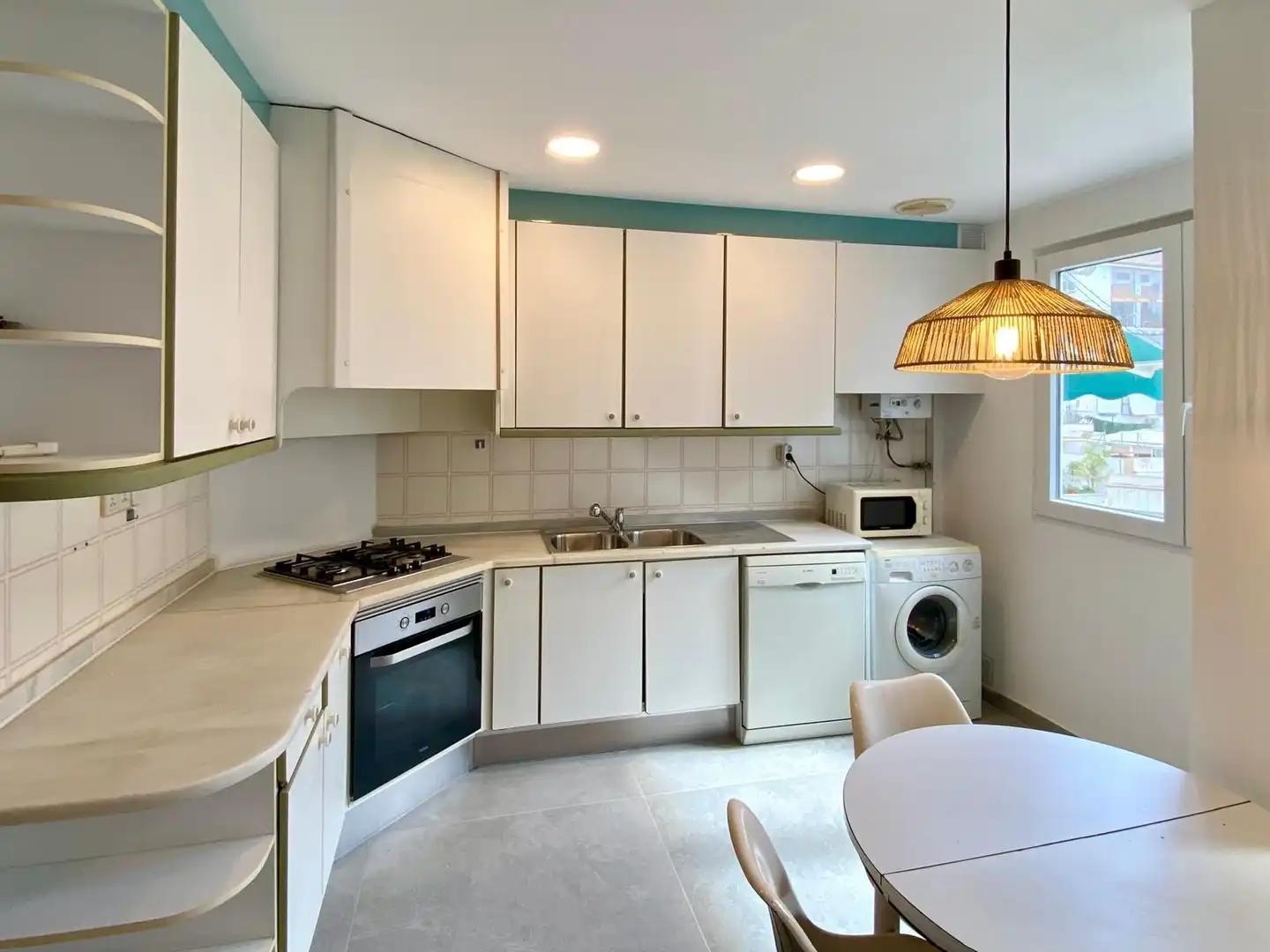 Kitchen of Flat for rent in Valencia  with Air Conditioner, Parquet flooring and Balcony
