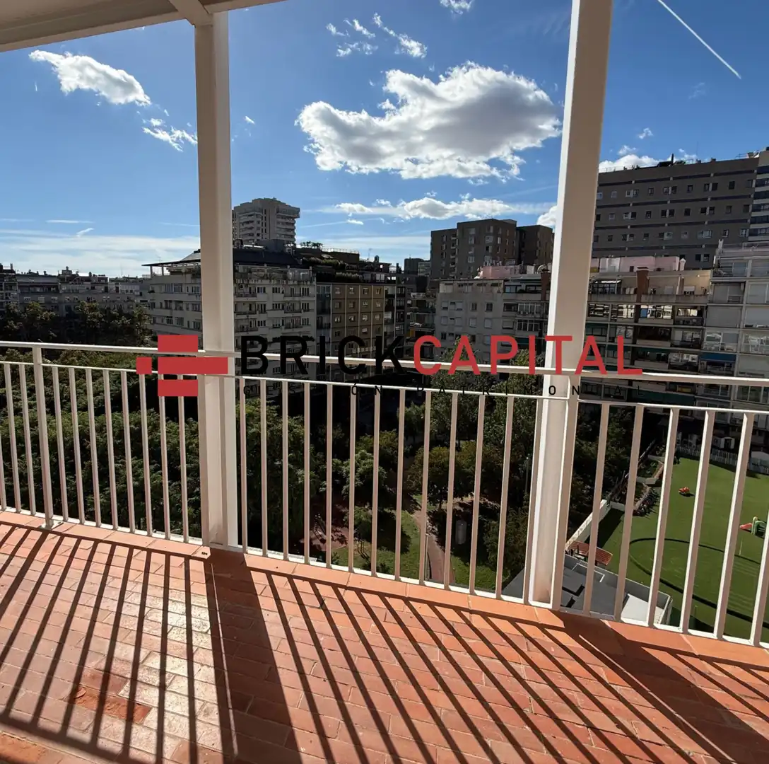 Piso con ascensor en venta en Carrer de Beethoven, imagen 2