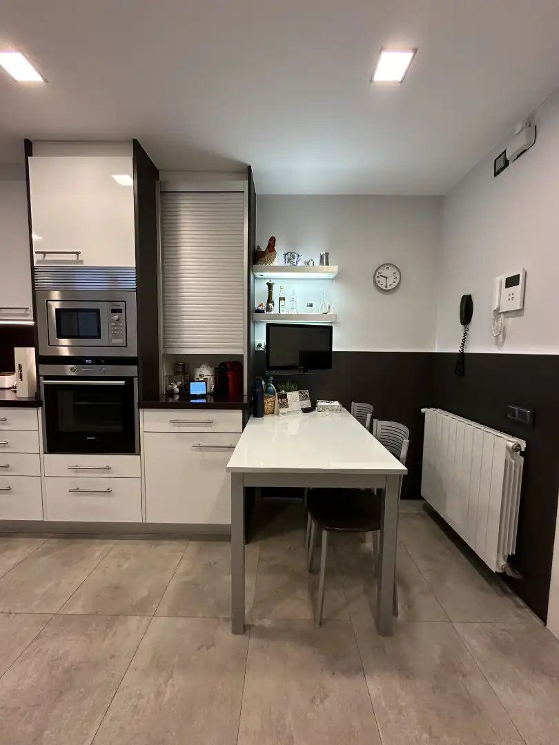Cuina de Pis de lloguer en Barcelona amb Aire condicionat, Calefacció i Parquet