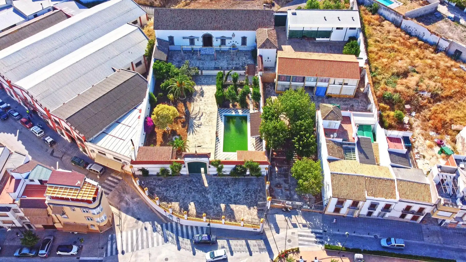 Vista exterior de Nave industrial en venta en Aguilar de la Frontera