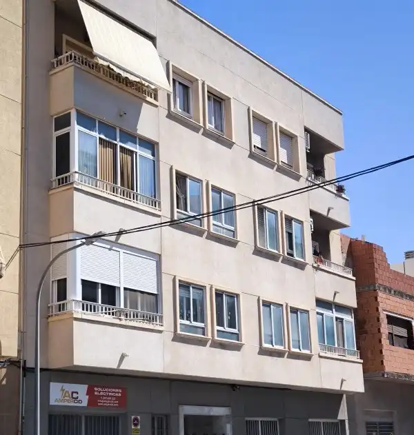 Vista exterior de Piso en venta en Monforte del Cid