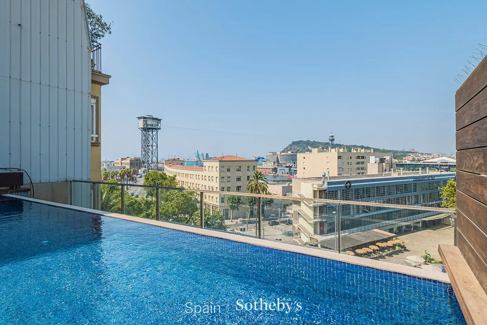Piscina de Ático en venta en Barcelona con Aire acondicionado, Terraza y Piscina