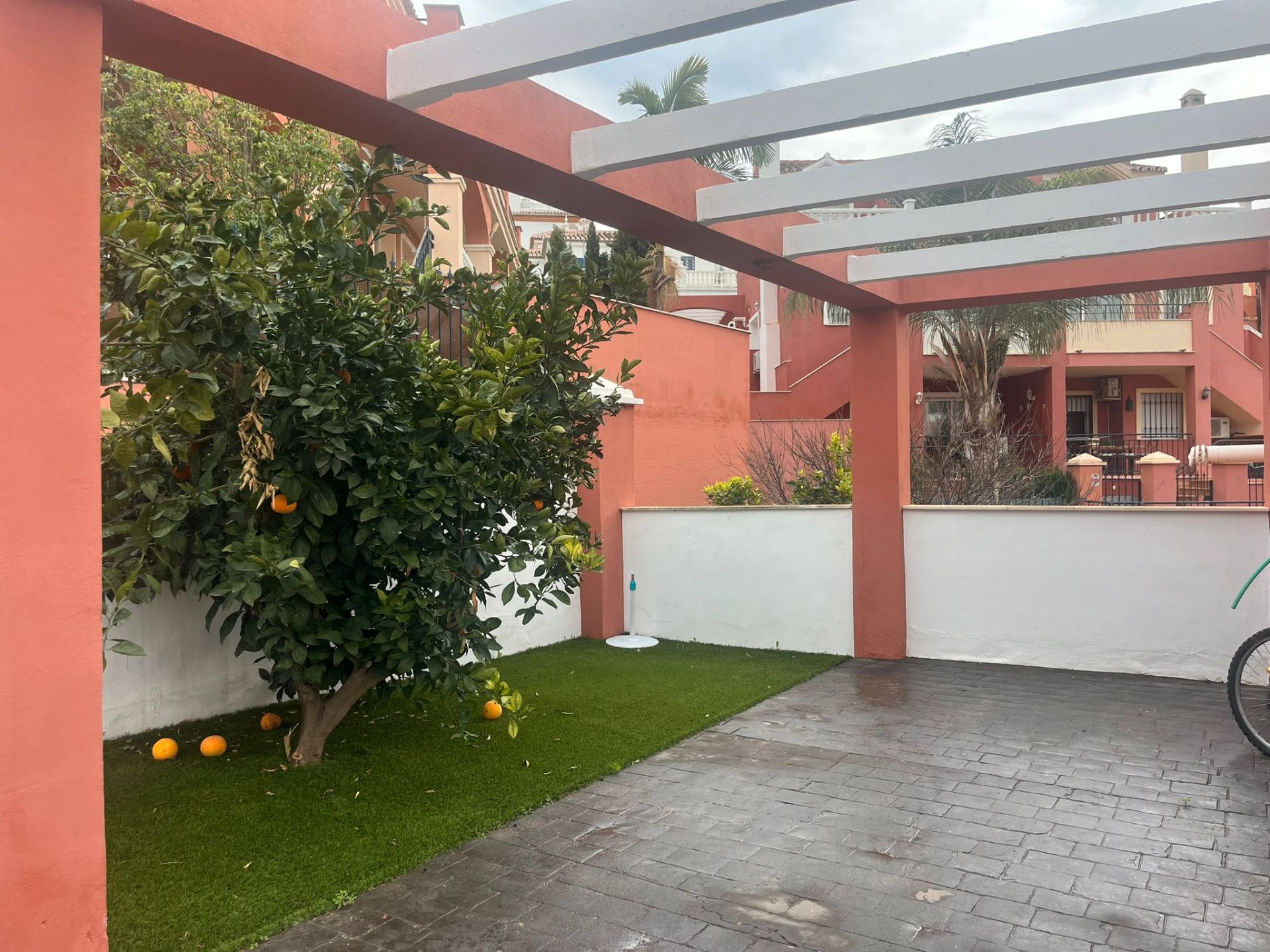 Terrassa de Casa adosada en venda en Vélez-Málaga amb Aire condicionat i Piscina comunitària