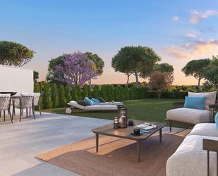 Jardí de Casa adosada en venda en Sotogrande amb Aire condicionat, Terrassa i Piscina