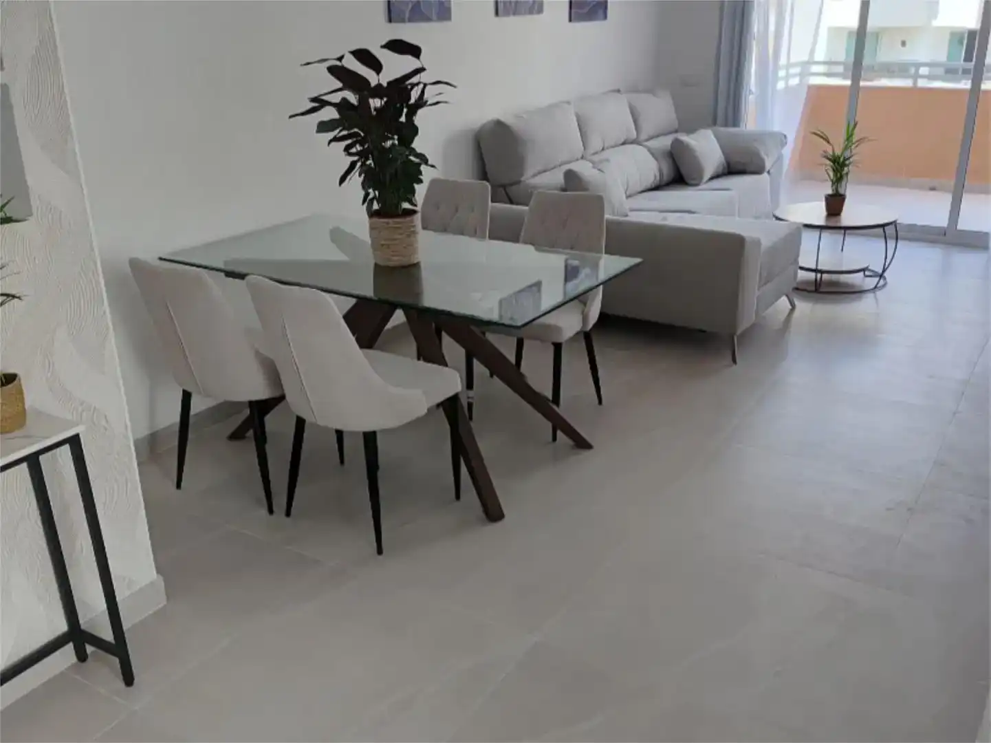 Sala d'estar de Pis en venda en Fuengirola amb Aire condicionat i Balcó