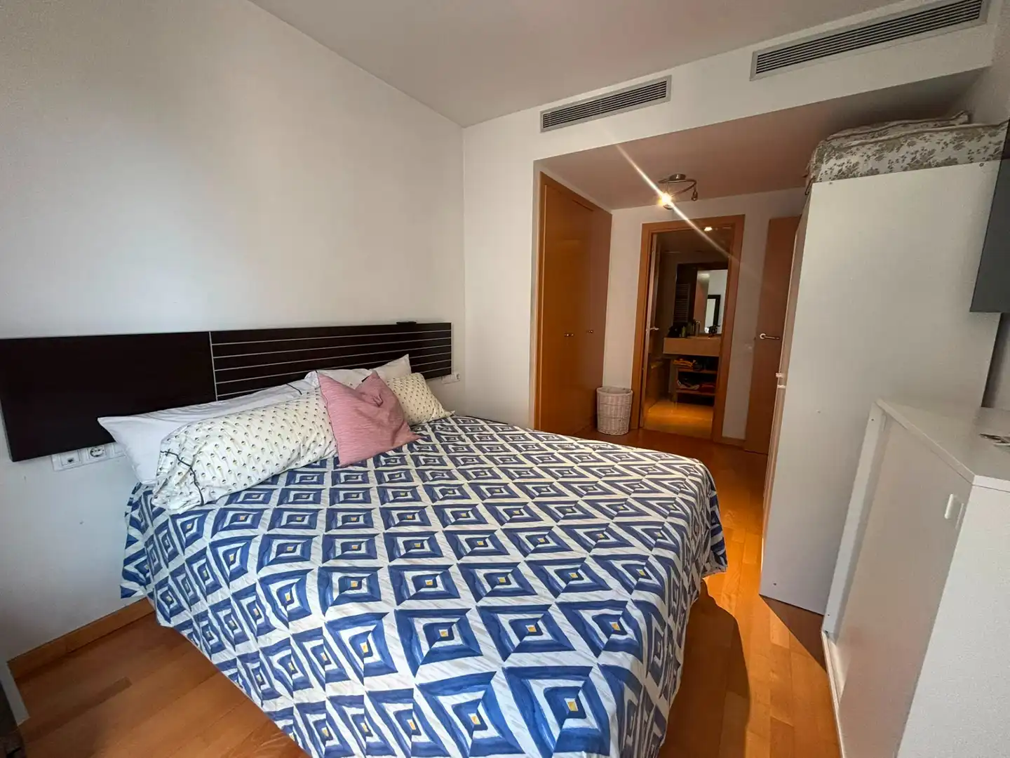 Habitación de Ático en venta en Badalona con Aire acondicionado, Calefacción y Trastero