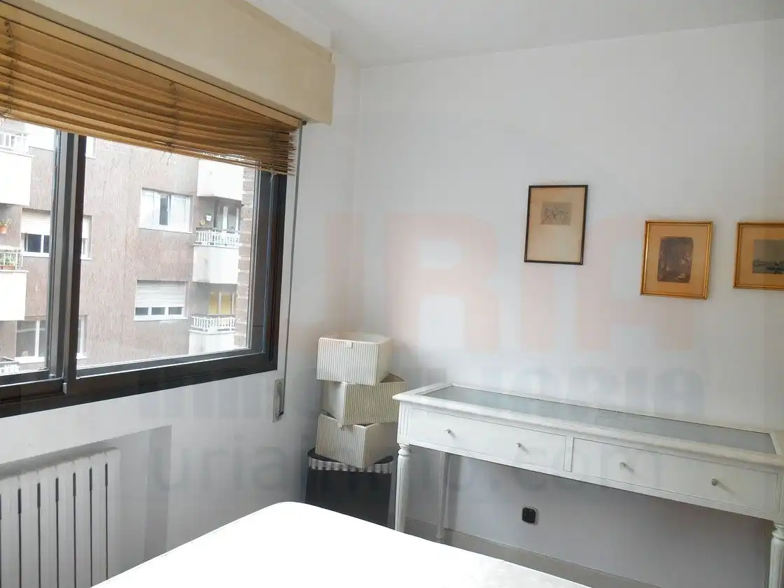 Bedroom of Apartments for rent in Oviedo   with Heating, Terrace and Washing machine