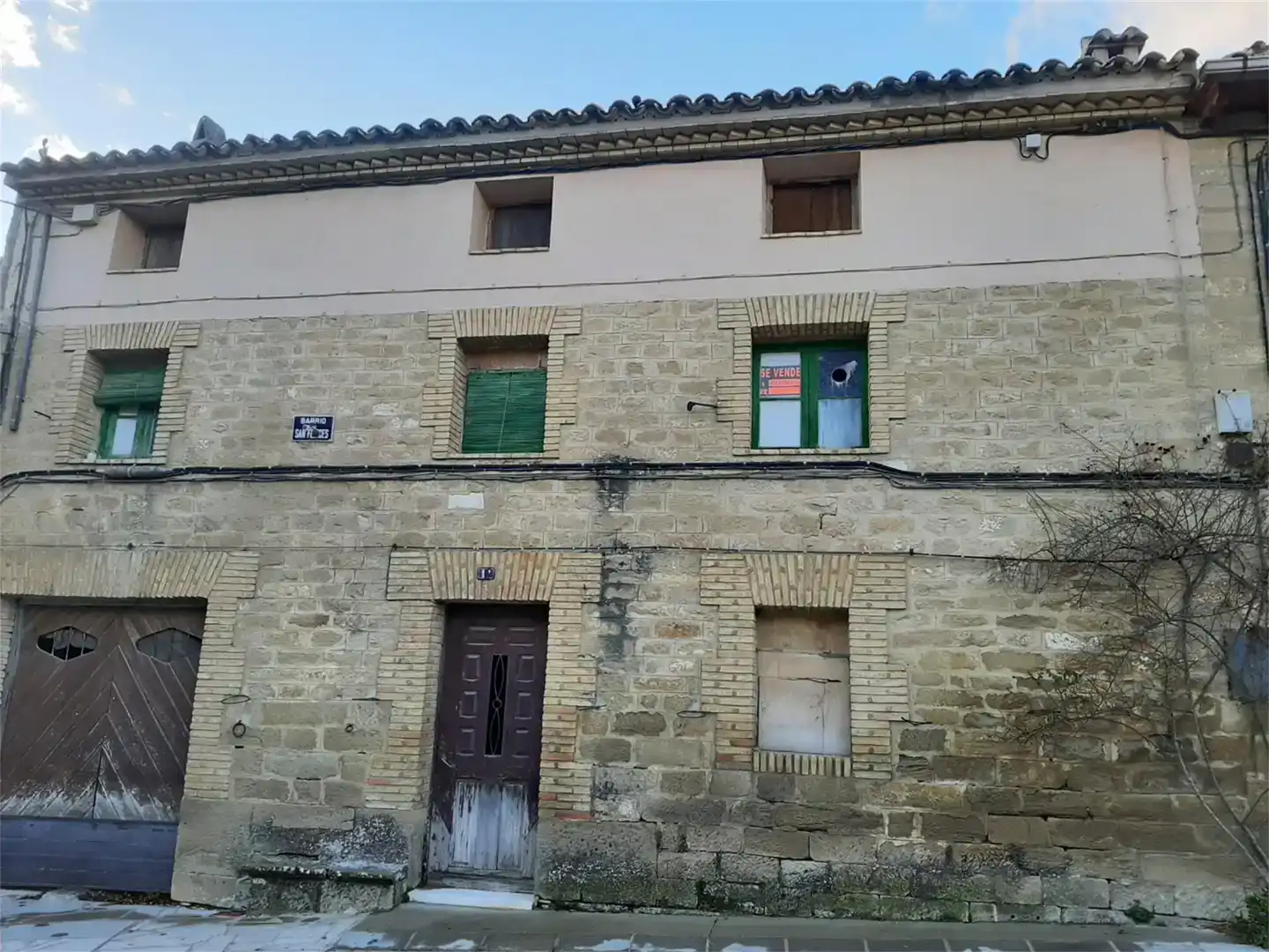 Vista exterior de Casa adosada en venda en Uncastillo