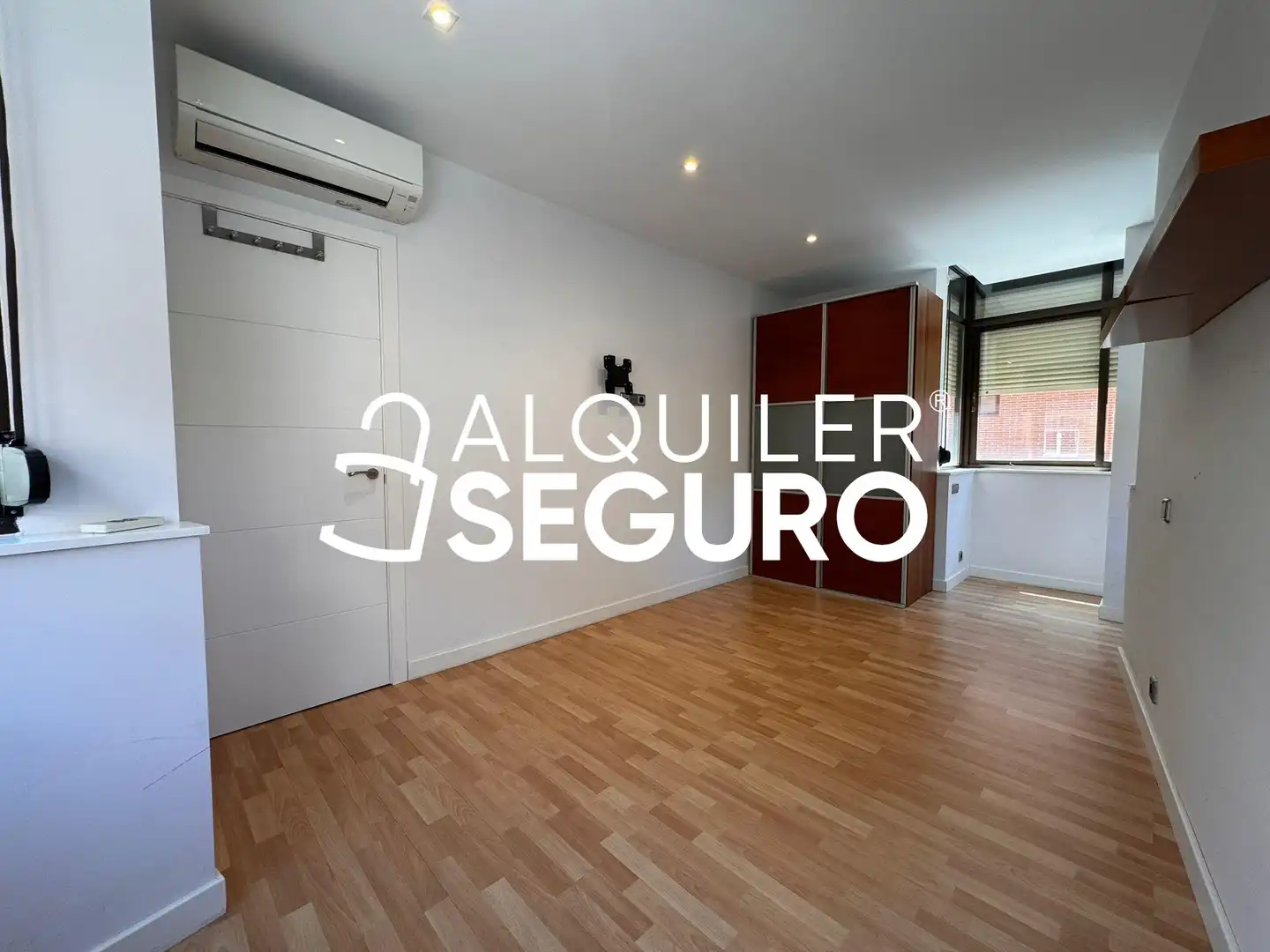 Piso de alquiler en Madrid con Calefacción y Amueblado