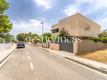 Haus mit Balkon zum Verkauf in Calle PAMPLONA