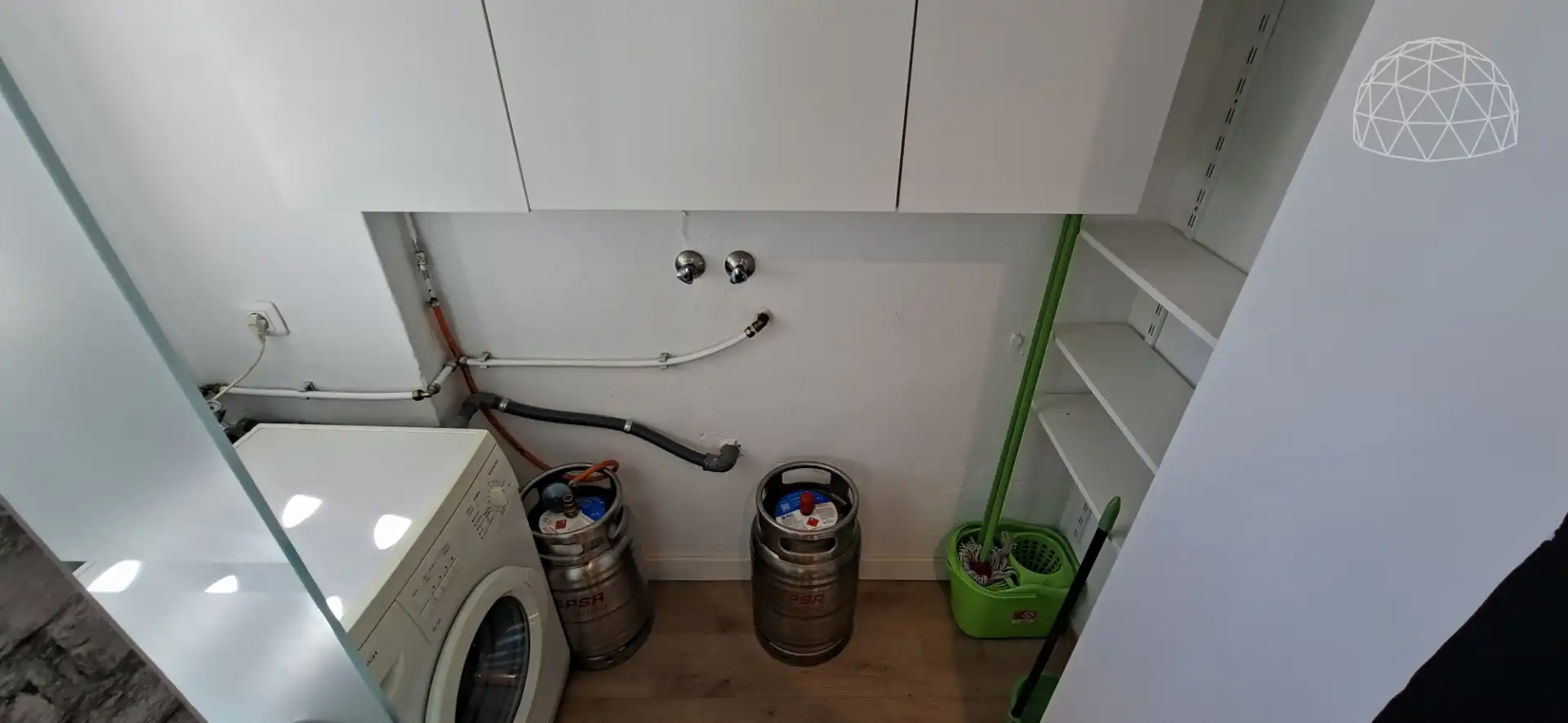 Flat for sale in Sevilla  with Air Conditioner, Private garden and Furnished