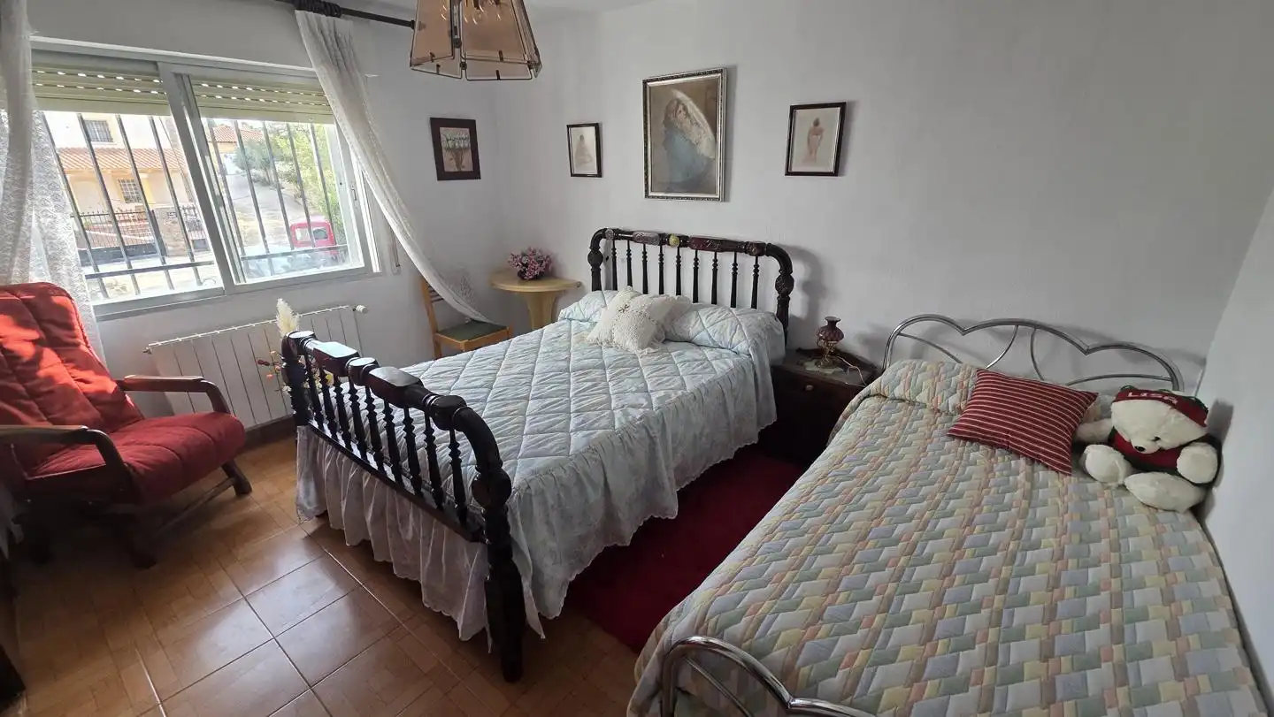 Habitación de Casa o chalet de alquiler en Barajas de Melo con Calefacción y Amueblado