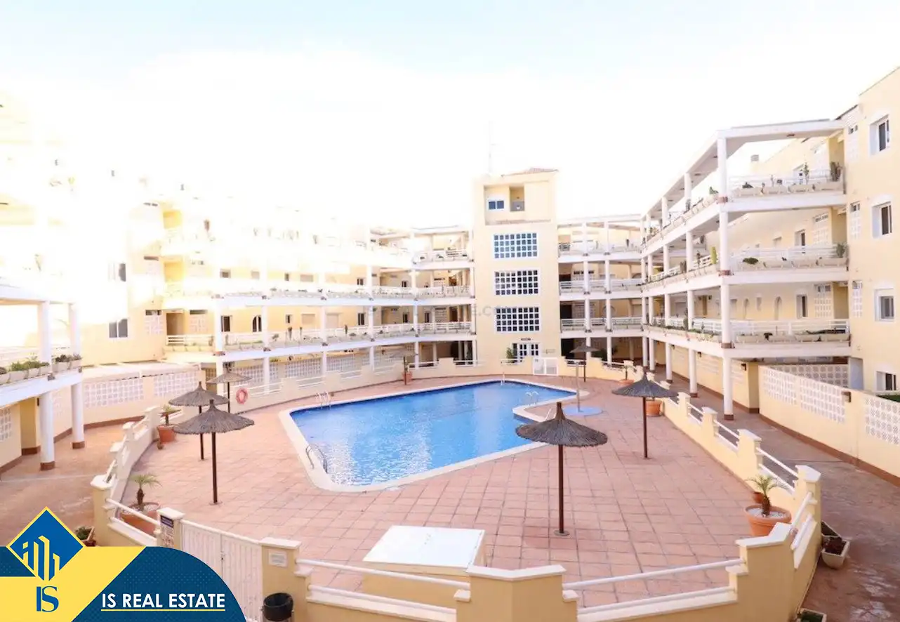 Piscina de Apartament de lloguer en Orihuela amb Aire condicionat, Calefacció i Terrassa