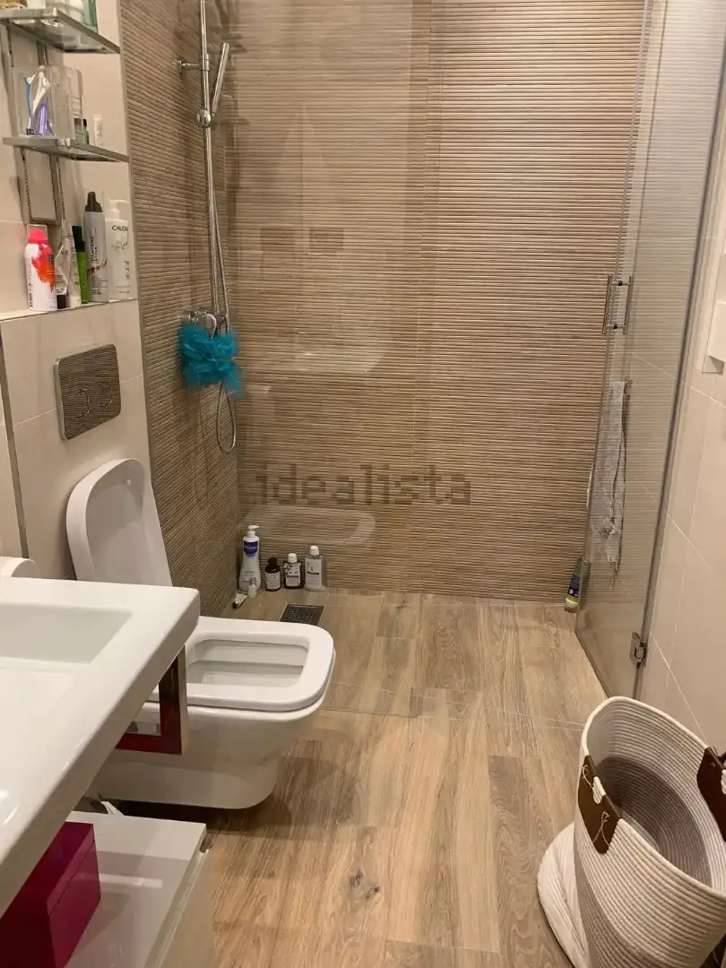 Bany de Casa o xalet de lloguer en Madrid amb Aire condicionat, Calefacció i Jardí privat