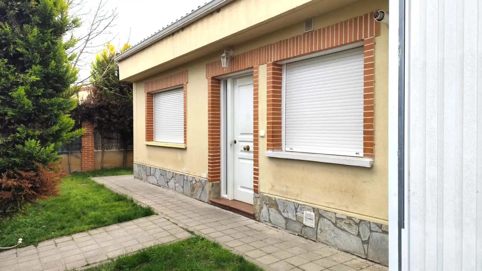 Vista exterior de Casa o chalet en venta en San Miguel del Pino con Calefacción