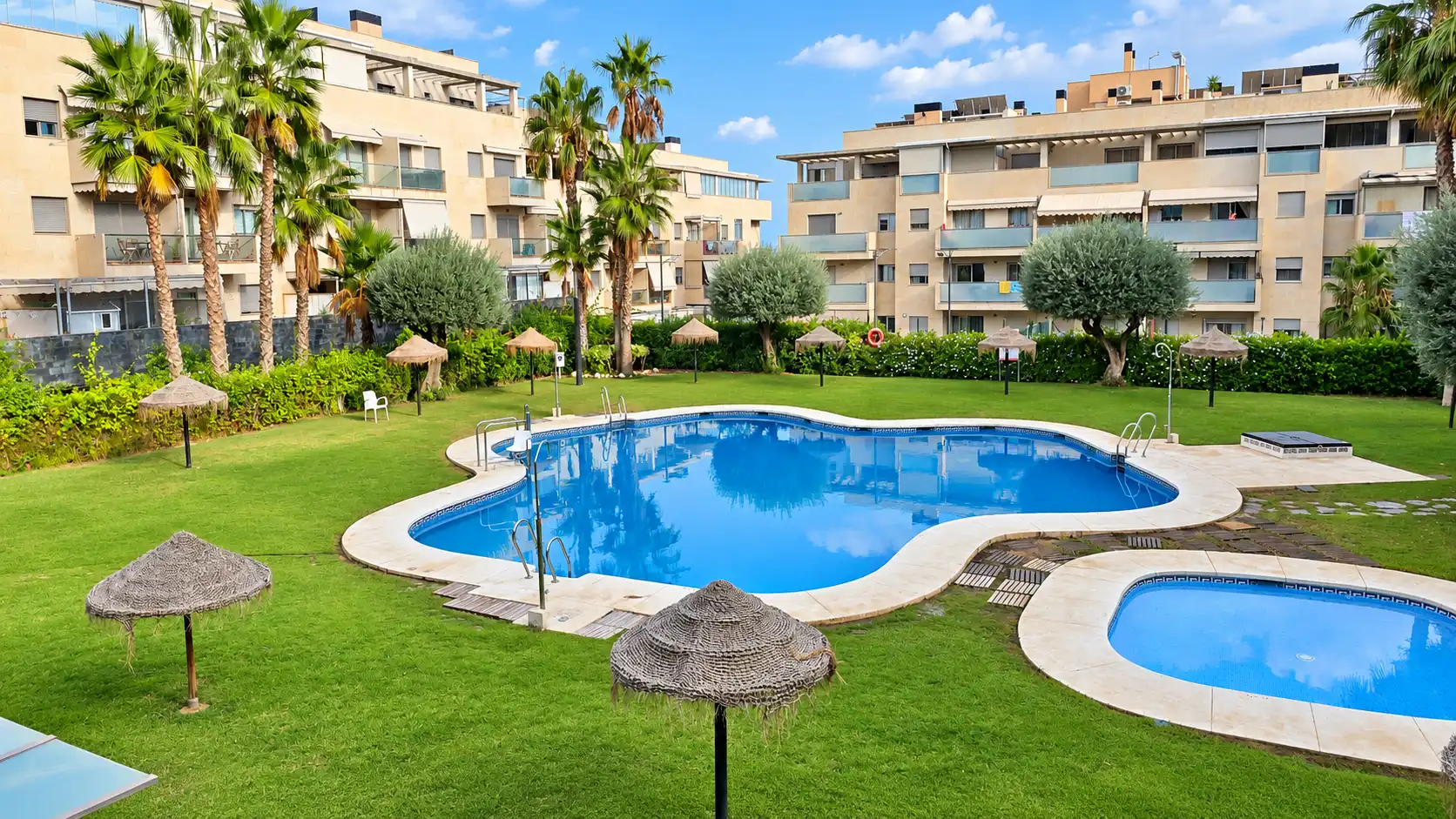 Apartment with pool for sale in El Pinillo, imagen 2