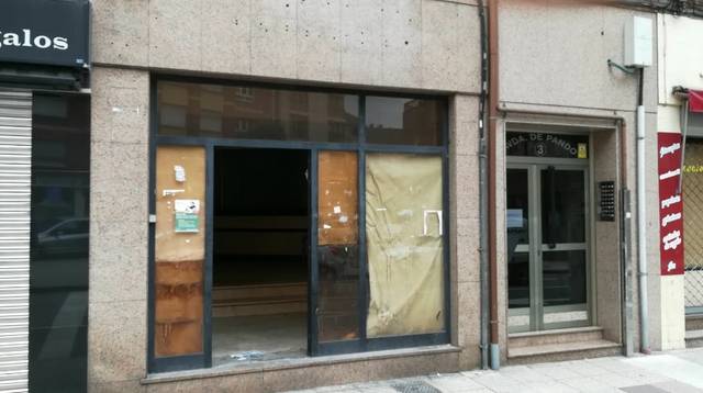 Local comercial en Alquiler en Av de Pando en Milán - Pumarín