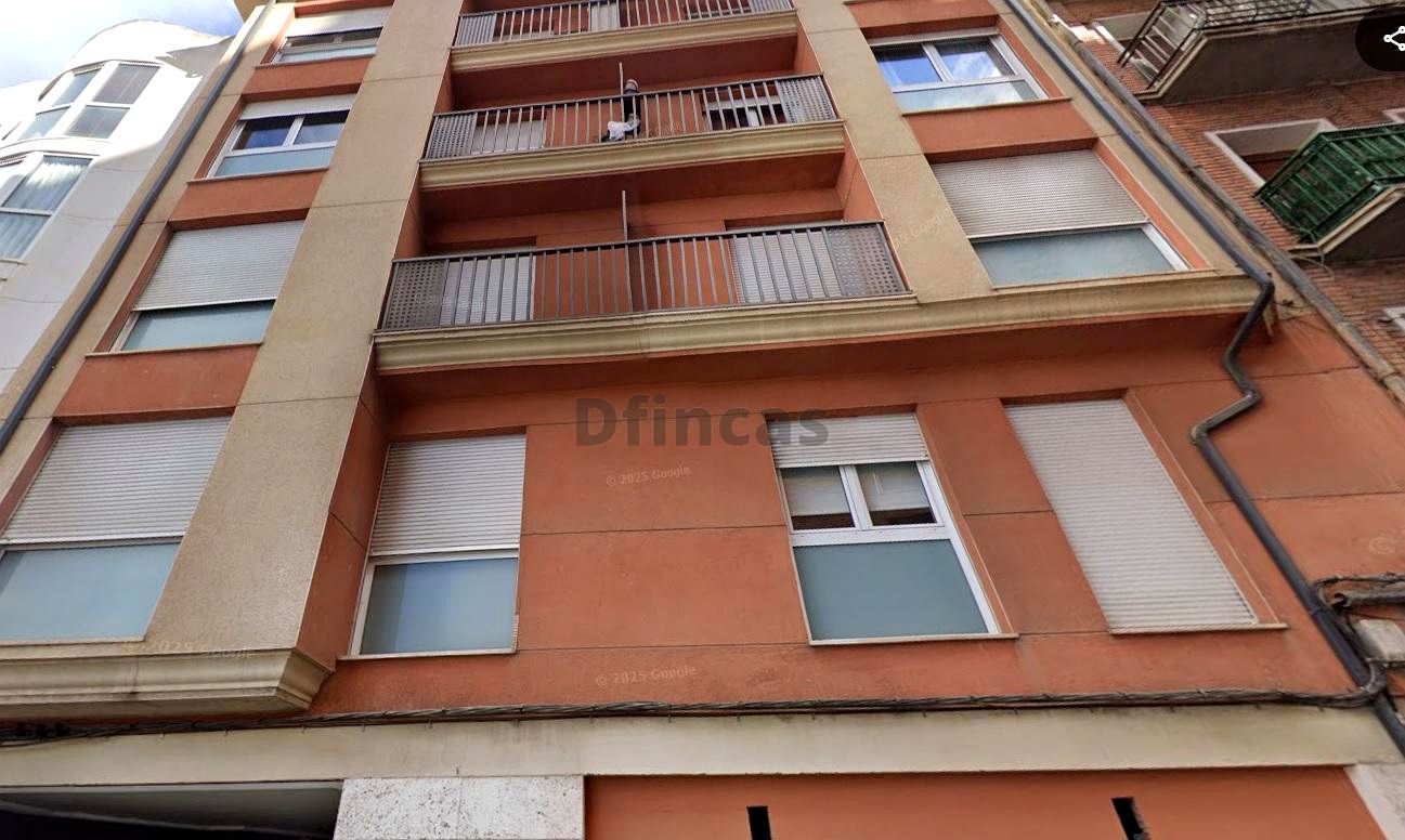 Vista exterior de Apartament en venda en  Teruel Capital amb Calefacció, Terrassa i Traster