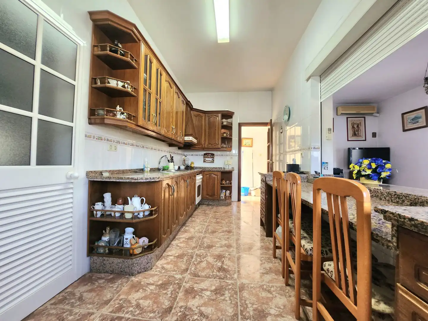 Küche von Haus oder Chalet zum Verkauf in Alcalá de Guadaira mit Privatgarten, Terrasse und Abstellraum