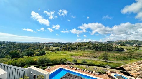 Foto 4 de Ático en venta en El Madroñal, Benahavís