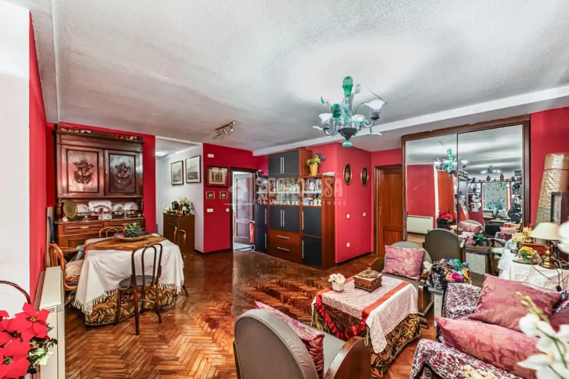 Habitación de Piso en venta en Madrid con Parquet y Balcón