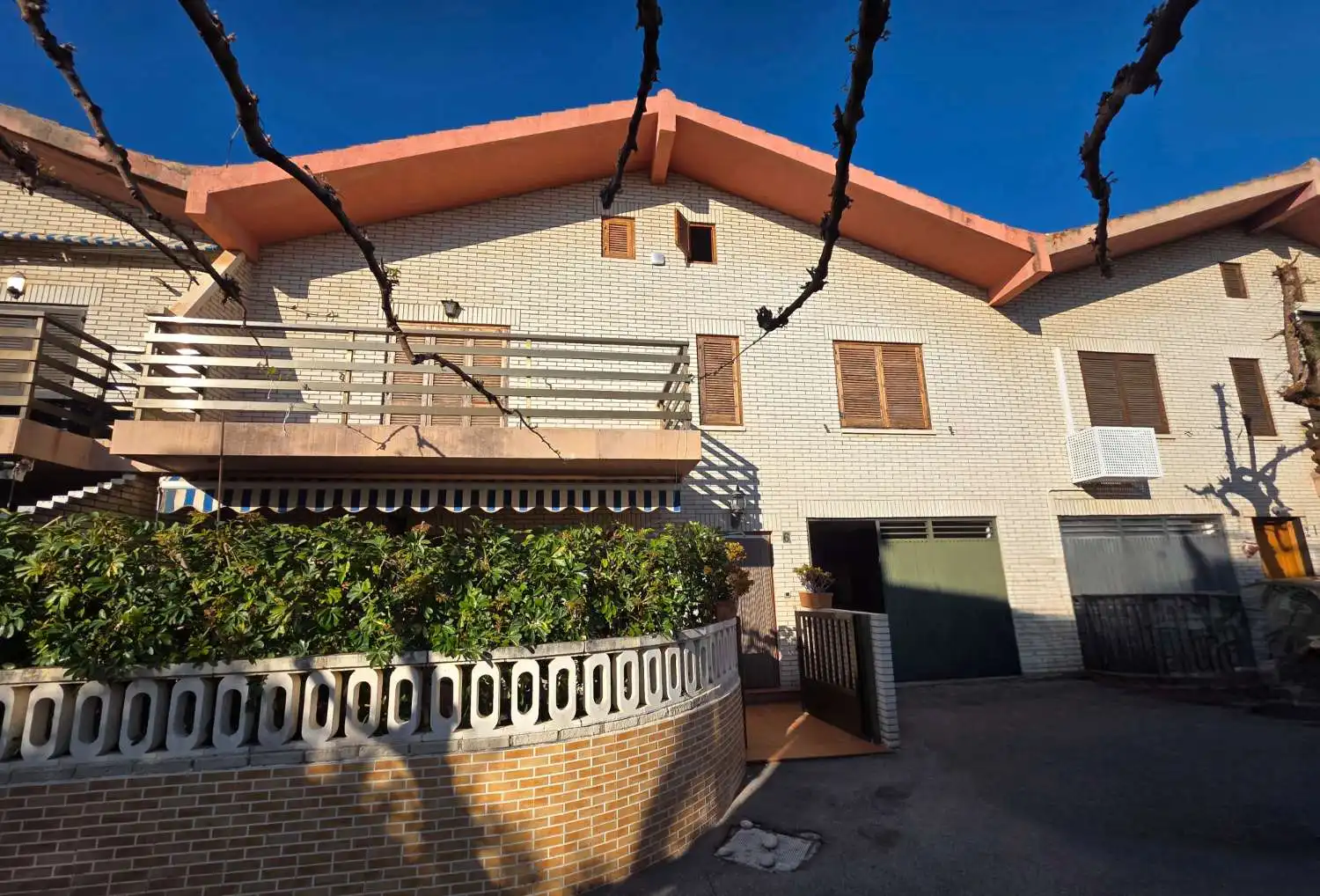 Vista exterior de Casa o xalet en venda en Oropesa del Mar / Orpesa amb Aire condicionat, Calefacció i Terrassa
