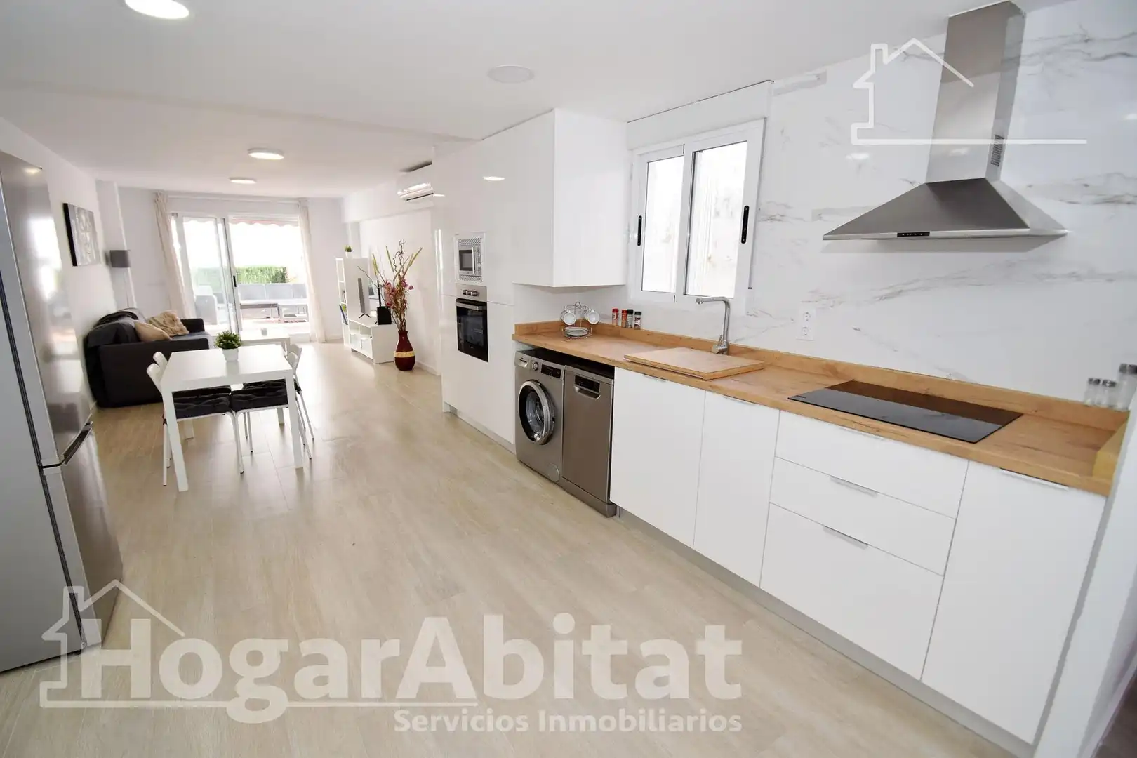 Küche von Dachboden zum Verkauf in Burriana / Borriana mit Klimaanlage, Heizung und Terrasse