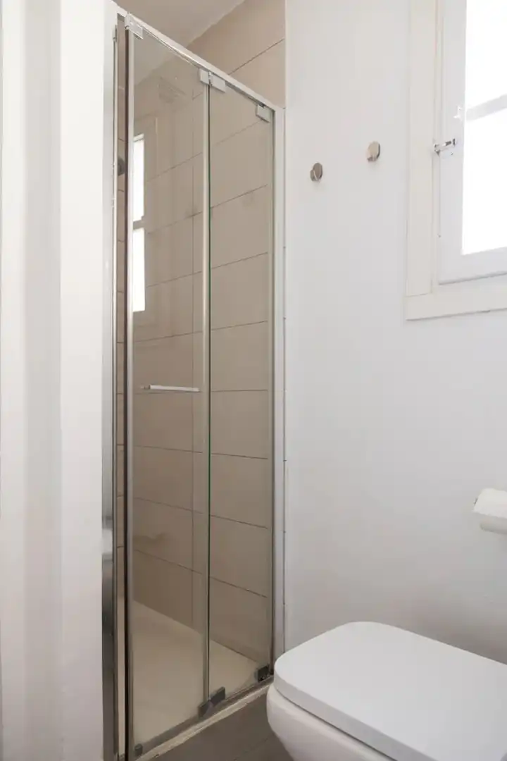 Badezimmer von Wohnung zur Miete in Algirós