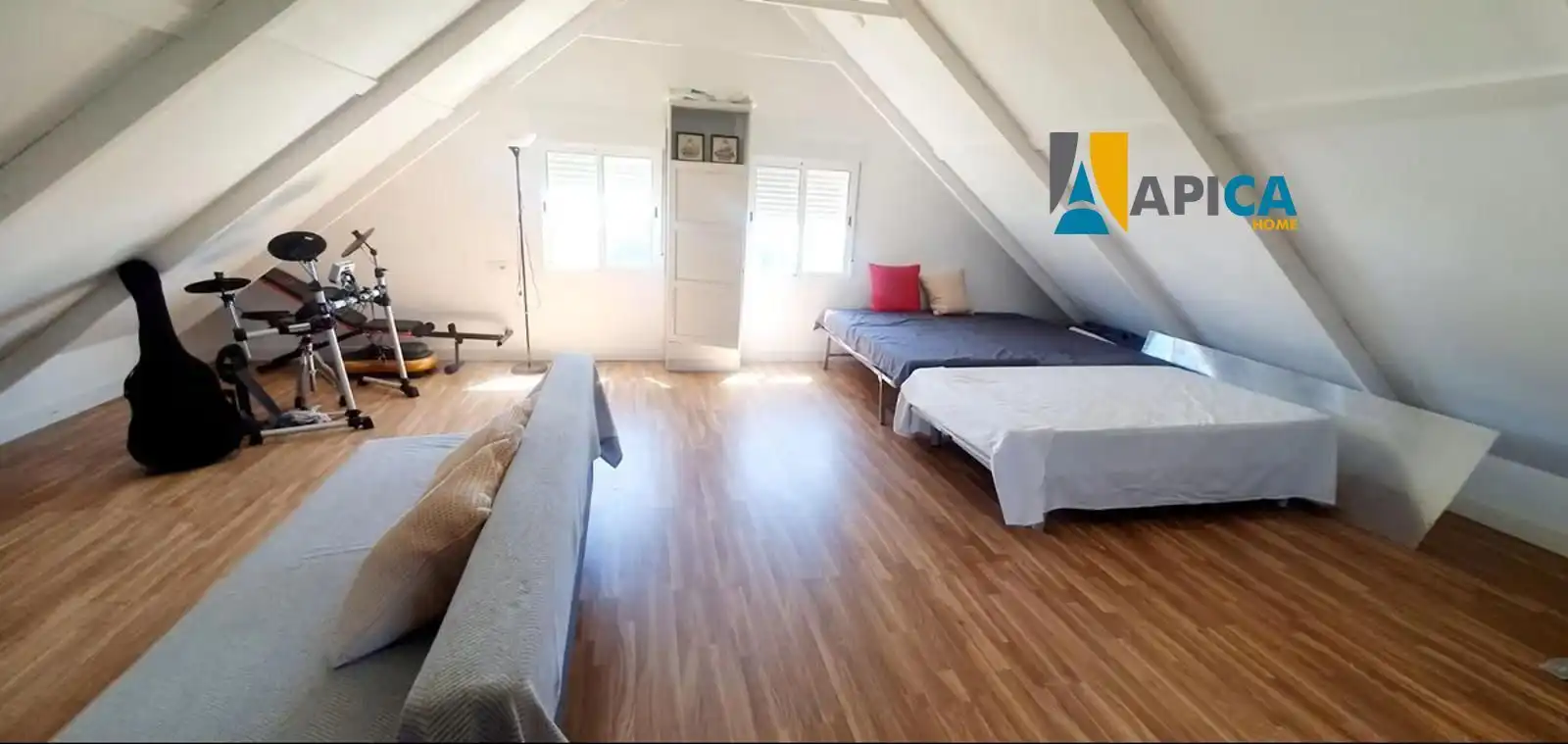 Dormitori de Casa o xalet en venda en Chiclana de la Frontera amb Aire condicionat, Terrassa i Traster