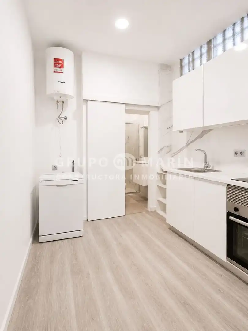 Küche von Erdgeschoss zum Verkauf in L'Hospitalet de Llobregat
