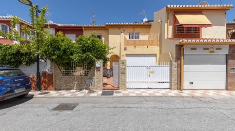 Foto 3 von Einfamilien-Reihenhaus zum Verkauf in Avda. De los Ogíjares, Armilla