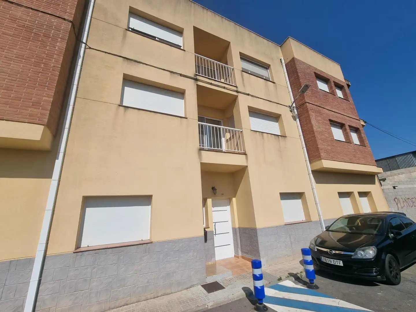 Vista exterior de Piso en venta en Deltebre con Aire acondicionado