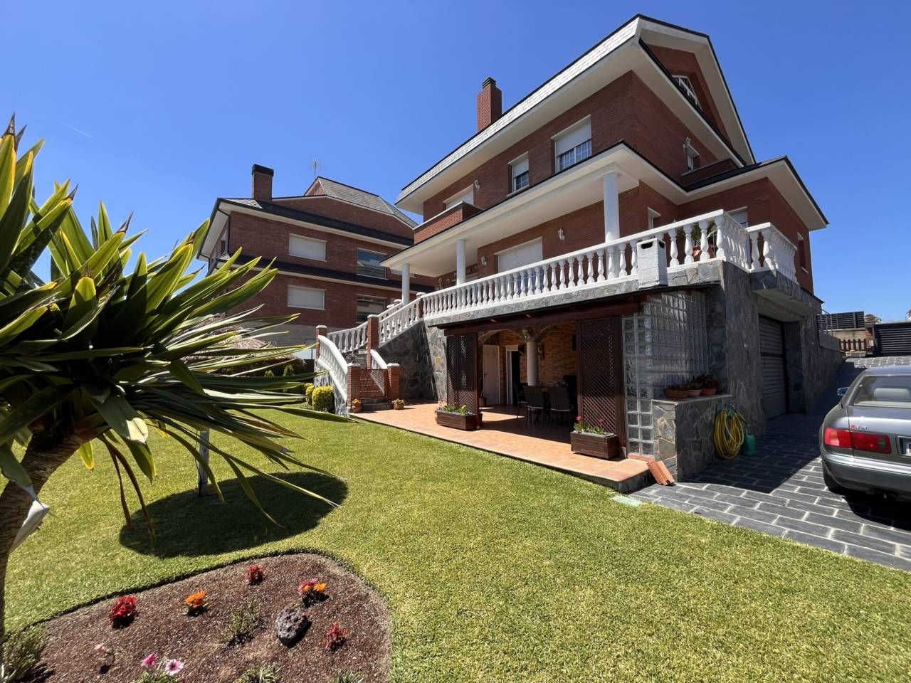 Vista exterior de Casa o xalet en venda en Palau-solità i Plegamans amb Calefacció, Jardí privat i Terrassa