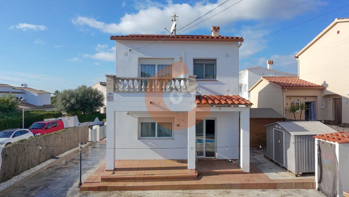 Vista exterior de Casa o chalet en venta en Cunit con Aire acondicionado, Calefacción y Terraza